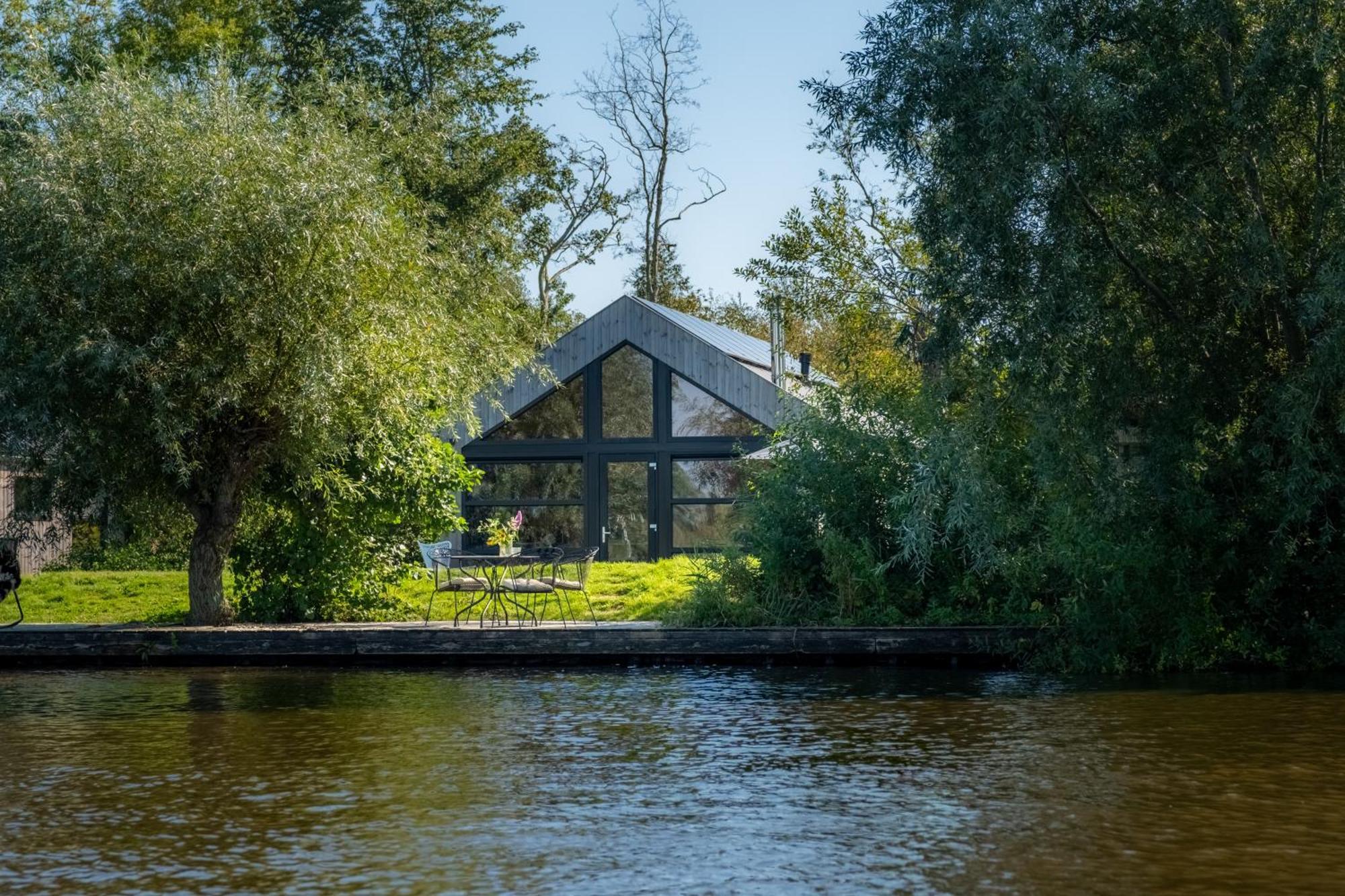 Pean-Buiten Waterlodges Nes  Ngoại thất bức ảnh